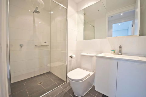 Luxury City Apt With Pool, Gym, Spa, Netflix - Accommodation Rockhampton 14