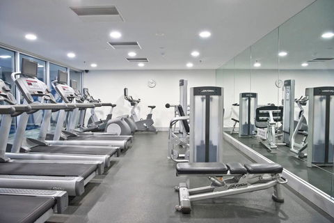 Luxury City Apt With Pool, Gym, Spa, Netflix - Accommodation Rockhampton 6