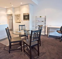 Luxury City Apt with Pool Gym Spa Netflix - Accommodation Rockhampton