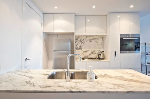 Luxury City Apt With Pool, Gym, Spa, Netflix - Accommodation Rockhampton 18