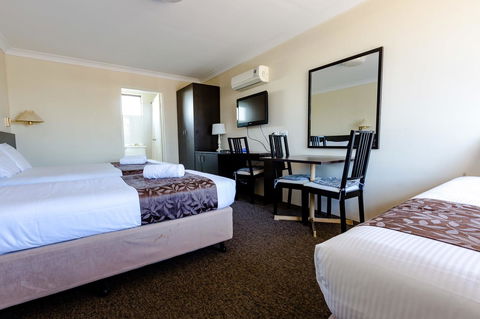 Abcot Inn - Accommodation Rockhampton 2