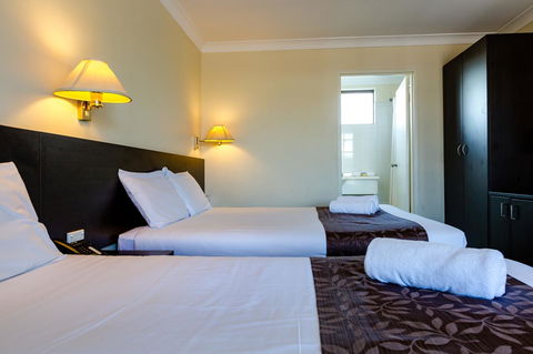 Abcot Inn - Accommodation Rockhampton 11