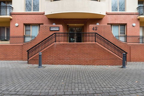 One Bedroom In Adelaideâ€™s East End FREE WIFI*Netflix*Parking - Accommodation Rockhampton 13