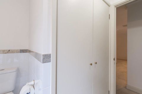 One Bedroom In Adelaideâ€™s East End FREE WIFI*Netflix*Parking - Accommodation Rockhampton 20