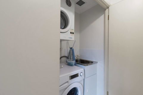 One Bedroom In Adelaideâ€™s East End FREE WIFI*Netflix*Parking - Accommodation Rockhampton 15