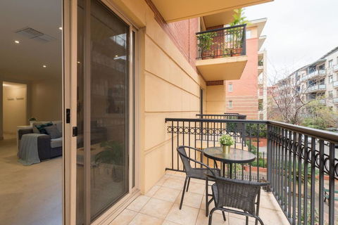 One Bedroom In Adelaideâ€™s East End FREE WIFI*Netflix*Parking - Accommodation Rockhampton 5