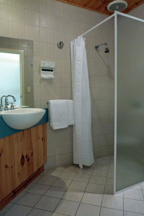 Coonawarra Place Motor Inn - Accommodation Rockhampton 17
