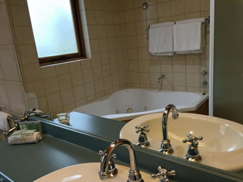 Coonawarra Place Motor Inn - Accommodation Rockhampton 40