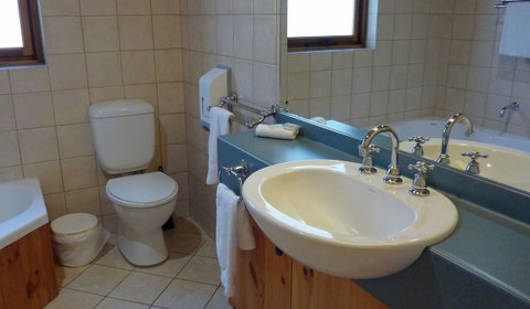 Coonawarra Place Motor Inn - Accommodation Rockhampton 18