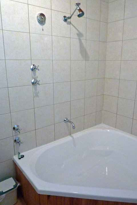 Coonawarra Place Motor Inn - Accommodation Rockhampton 10
