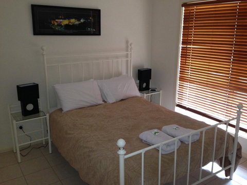 Shiraz Cottage - Accommodation Rockhampton 2