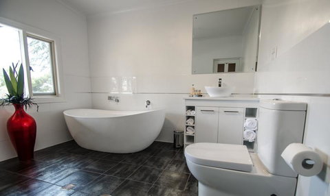 Pirathon Country Estate - Accommodation Rockhampton 12