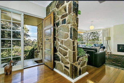 Stunning House With Beautiful Entertainment Area!! - Accommodation Rockhampton 0