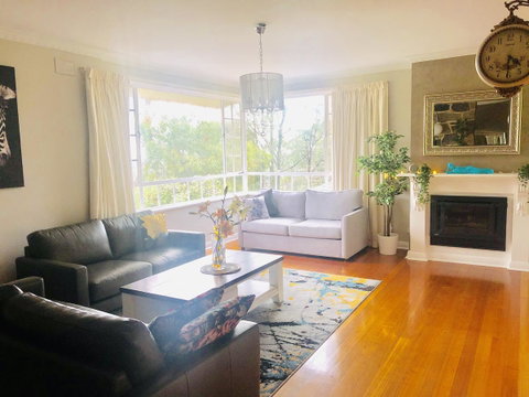 Stunning House With Beautiful Entertainment Area!! - Accommodation Rockhampton 1