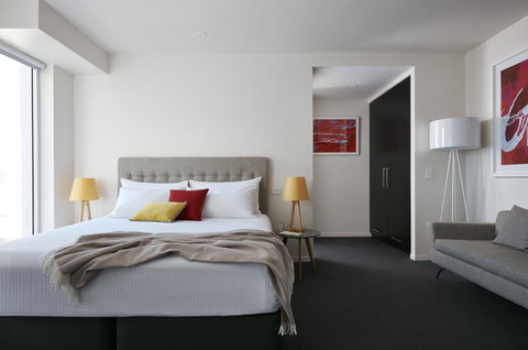 Art Series - The Watson - Accommodation Rockhampton 14