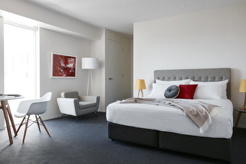Art Series - The Watson - Accommodation Rockhampton 13