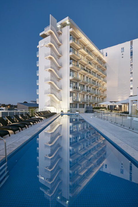 Art Series - The Watson - Accommodation Rockhampton 0