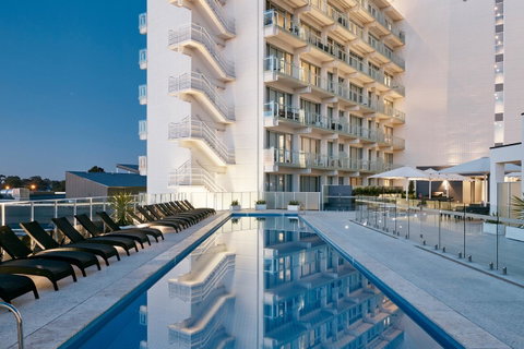 Art Series - The Watson - Accommodation Rockhampton 2