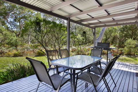 Wildwood I Pet Friendly I 5 Mins To Beach - Accommodation Rockhampton 0