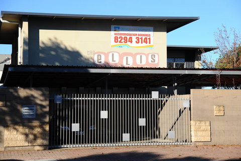 Glenelg Holiday Apartments-Ellis - Accommodation Rockhampton 1