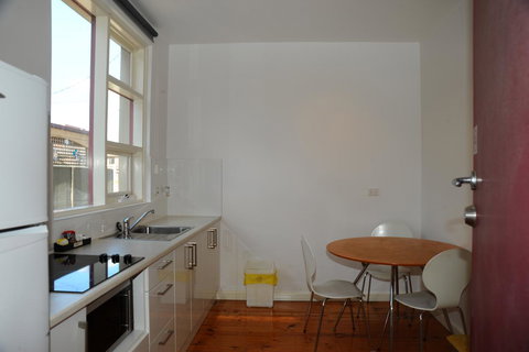 Glenelg Holiday Apartments-Ellis - Accommodation Rockhampton 4