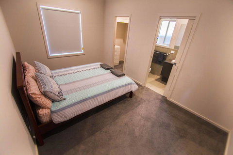 Serene Shores - Accommodation Rockhampton 10