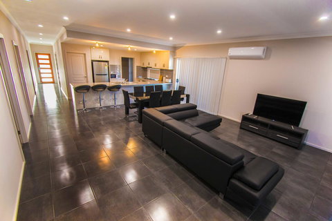 Serene Shores - Accommodation Rockhampton 2