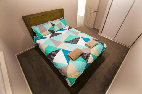 Serene Shores - Accommodation Rockhampton 7