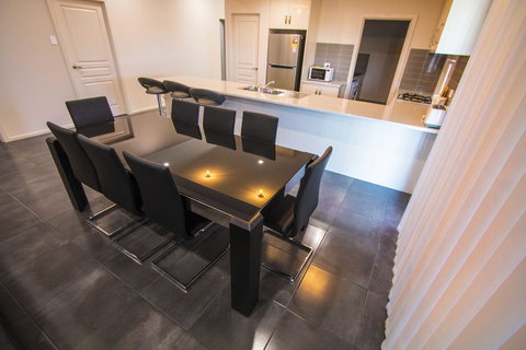 Serene Shores - Accommodation Rockhampton 3