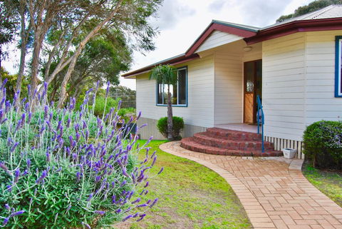 Annie\'s Balquhidder Cottage - Accommodation Rockhampton 0
