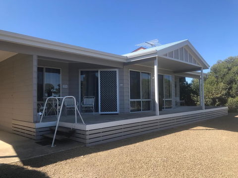 Island Break - Accommodation Rockhampton 0
