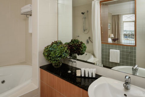 Rydges Newcastle - Accommodation Rockhampton 15