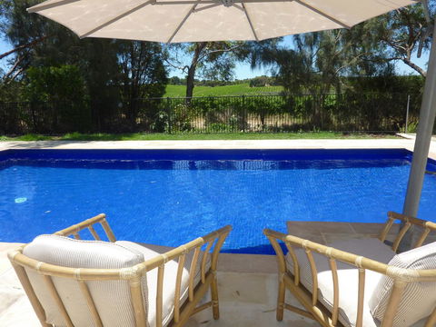 Amande Bed And Breakfast - Accommodation Rockhampton 0