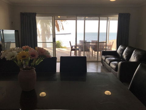 Beachside & Jetty View Apartment 6 - Captain\'s Apt - Accommodation Rockhampton 31