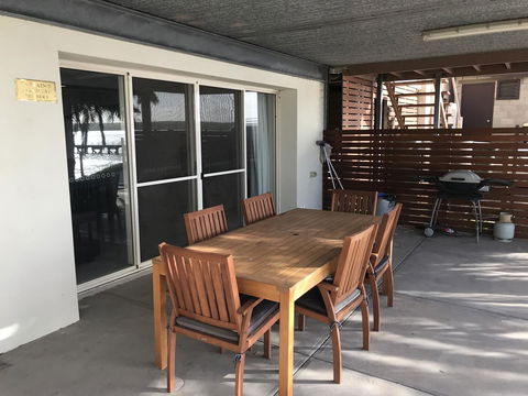 Beachside & Jetty View Apartment 6 - Captain\'s Apt - Accommodation Rockhampton 38