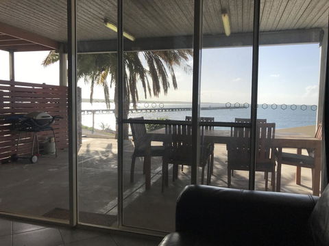 Beachside & Jetty View Apartment 6 - Captain\'s Apt - Accommodation Rockhampton 36