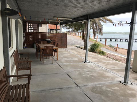 Beachside & Jetty View Apartment 6 - Captain\'s Apt - Accommodation Rockhampton 37