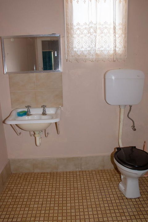 Kimba Units - Accommodation Rockhampton 3