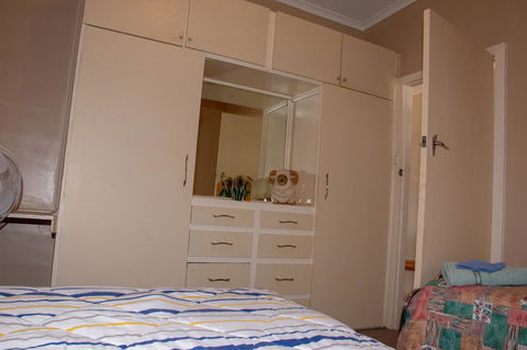 Kimba Units - Accommodation Rockhampton 12