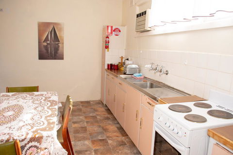 Kimba Units - Accommodation Rockhampton 15