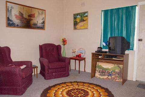 Kimba Units - Accommodation Rockhampton 9