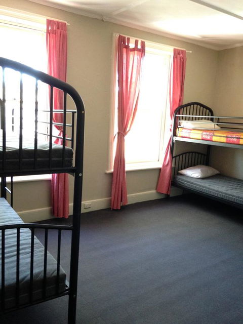Shingo\'s Backpackers - Accommodation Rockhampton 2