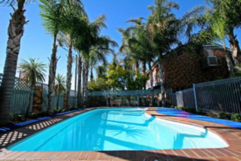 Cattlemans Country Motor Inn & Serviced Apartments - Accommodation Rockhampton 0
