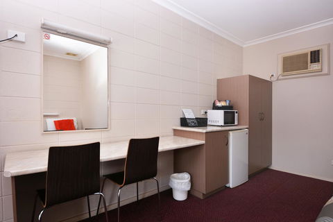 Motel Poinsettia - Accommodation Rockhampton 6