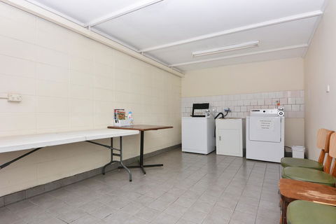 Motel Poinsettia - Accommodation Rockhampton 8
