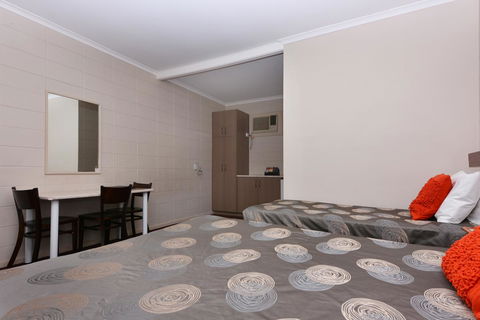 Motel Poinsettia - Accommodation Rockhampton 18