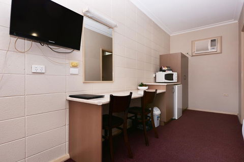Motel Poinsettia - Accommodation Rockhampton 28