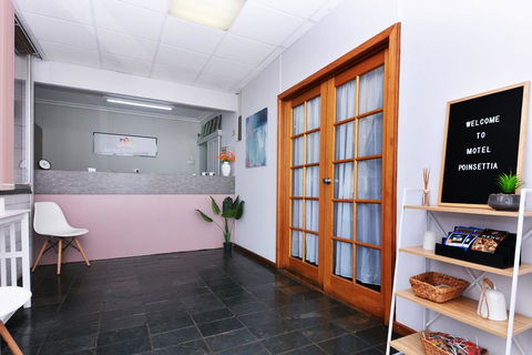 Motel Poinsettia - Accommodation Rockhampton 1