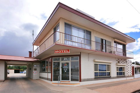 Motel Poinsettia - Accommodation Rockhampton 13