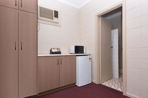 Motel Poinsettia - Accommodation Rockhampton 19